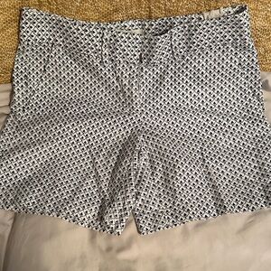 LOFT Black and White Geometric Women's Shorts